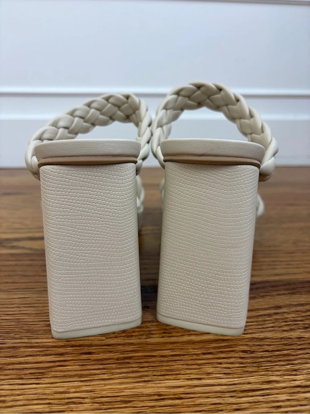 Dolce Vita Ashby Ivory Stella Braided Two-Band City Sandals (10)